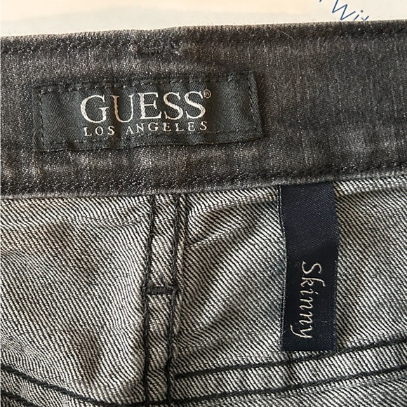 Guess low rise  black skinny jeans. 33x32 - Picture 8 of 10